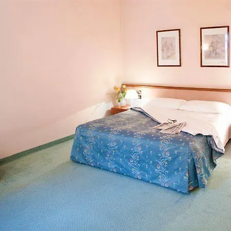 Hotel Diana