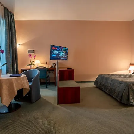 Diana Hotel